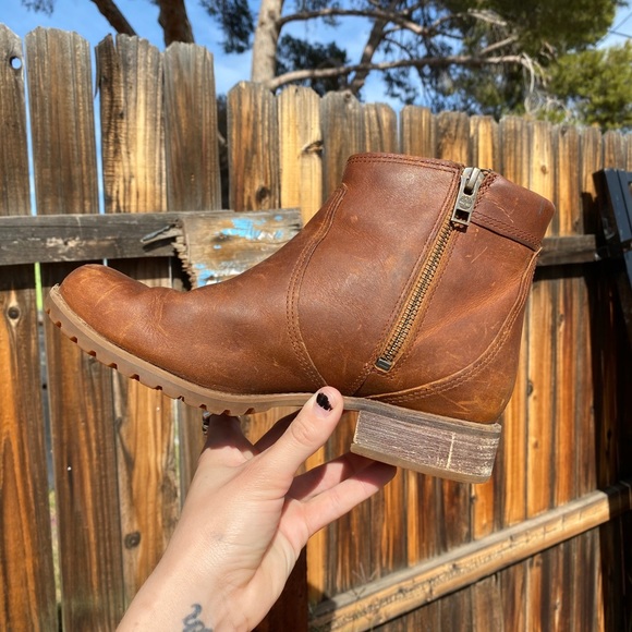 Timberland Boots - Picture 2 of 5